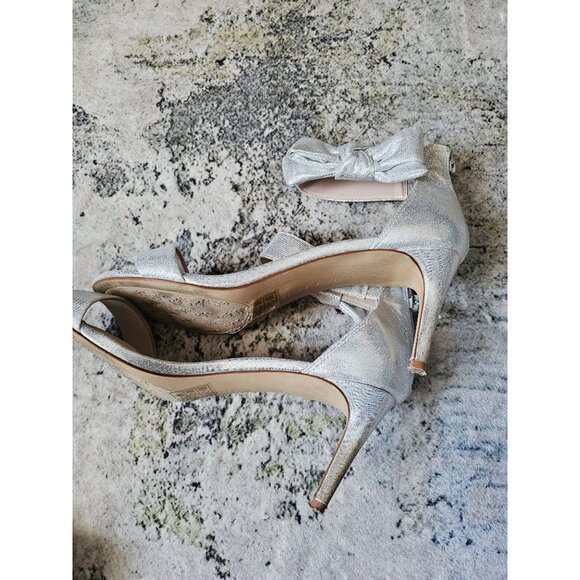 Kelly and Katie Heels Silver Metallic‎ Bow With Rhinestones size 10 - Picture 3 of 9